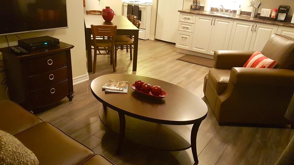 1-Bedroom Apartment Sweet #8 By Amazing Property Rentals Гатино Экстерьер фото